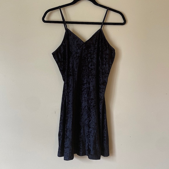 Velvet Chemise - Picture 2 of 5